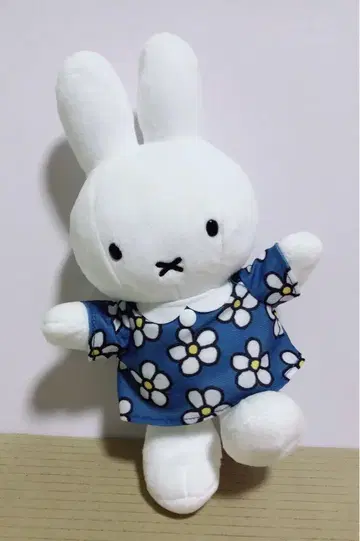미피 스타일 포즈 미피 봉제 인형 파랑 꽃