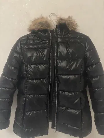 블랙 다운 자켓 후드 부착