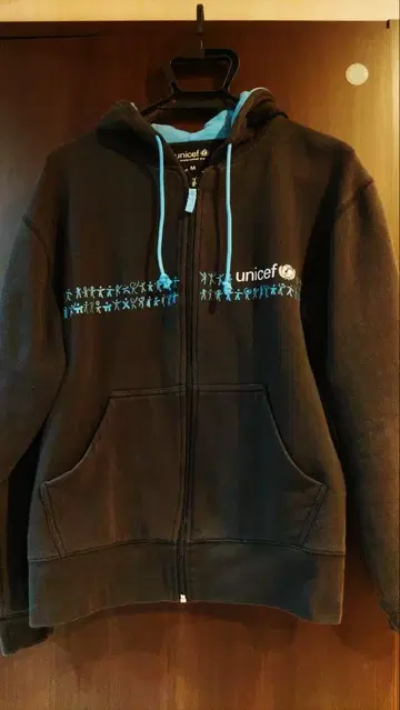 유니세프 풀 집업 후드티 블랙 M 사이즈