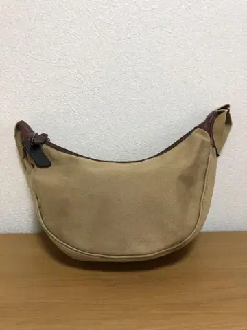 베이지 캔버스 숄더백