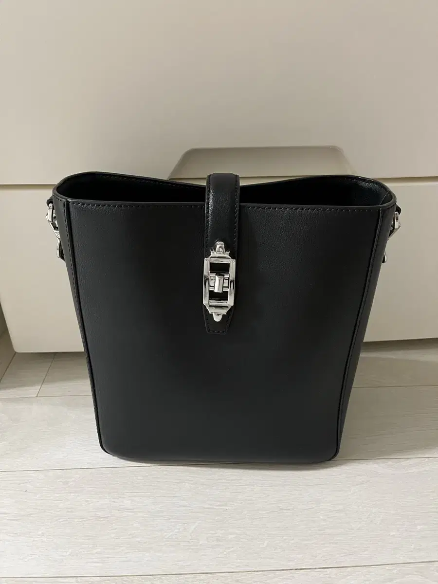 Oryany Black Shoulder Bag Bucket Bag