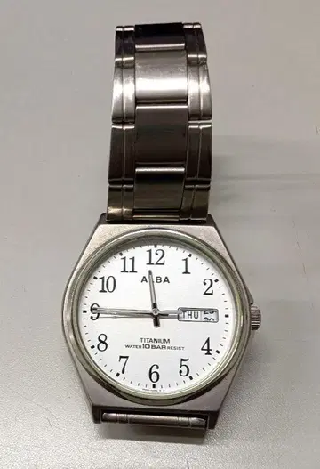 ALBA SEIKO 티타늄 손목시계 VX48-0AG0