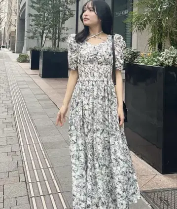 플라워 크로스 플레어 원피스 안미르 AnMILLE