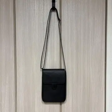 소가죽 숄더백 블랙
