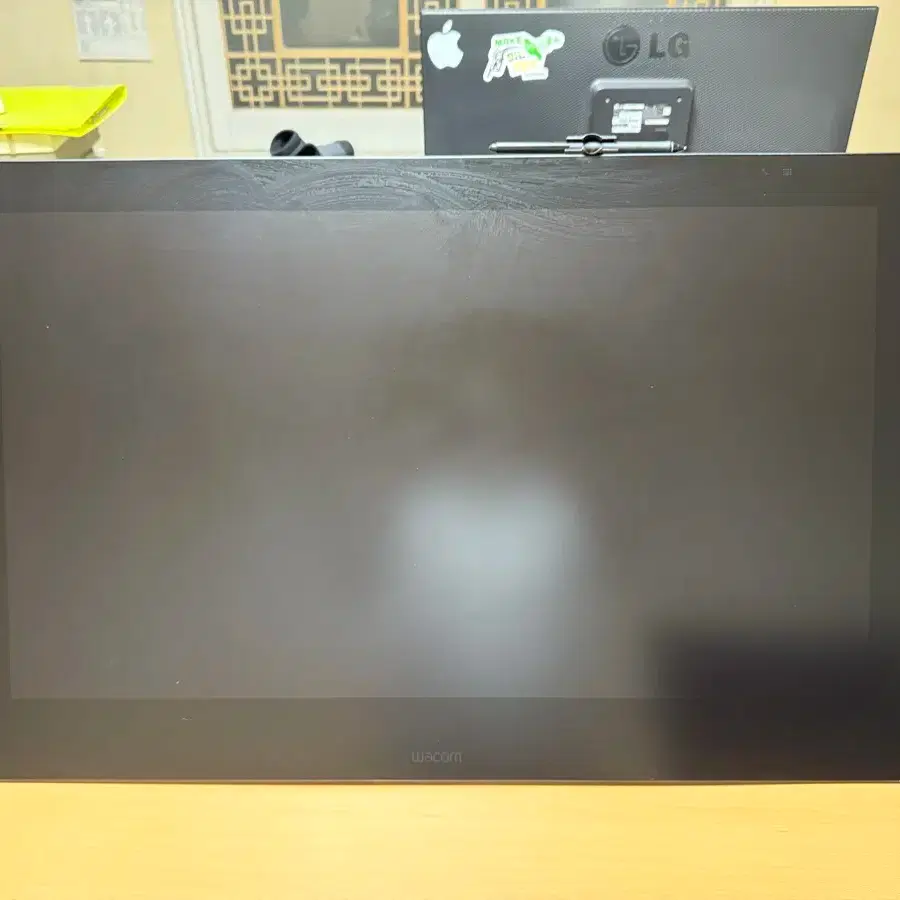 Wacom Cintiq Pro 32-inch Pen Display Tablet Ergo Stand Pen