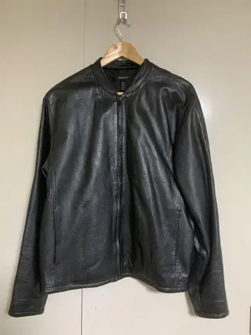 DKNY 블랙 가죽 자켓