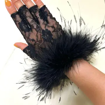 레이스 퍼가 달린 핑거리스 장갑 블랙