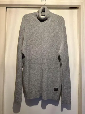 H&M 그레이 터틀넥 니트