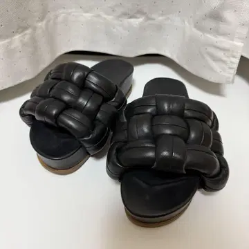 JVAM 가죽 체커 샌들 양가죽