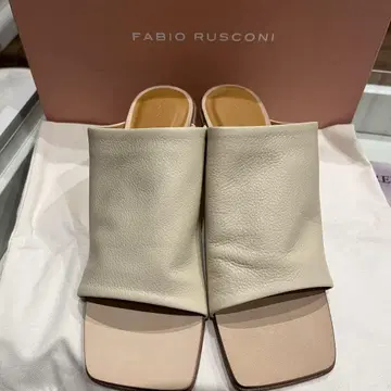 FABIO RUSCONI 스퀘어 샌들 36 크림 컬러