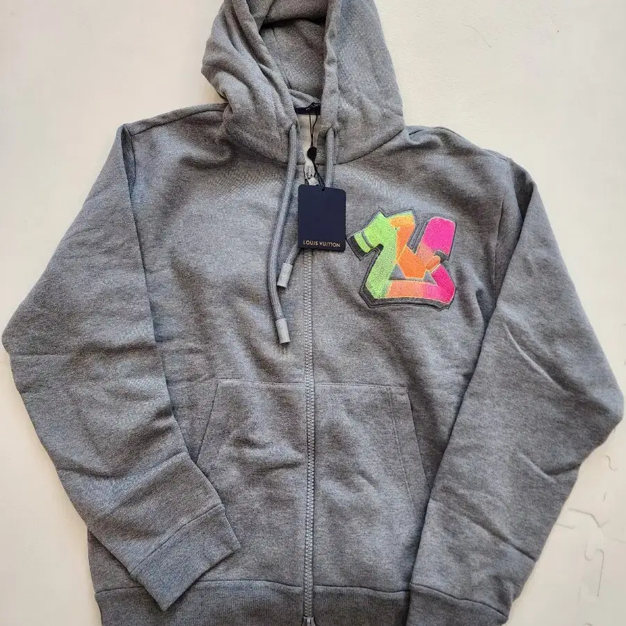 【Louis Vuitton】グラフィティロゴプリント フーディー LOUIS VUITTON | 루이비통 Louis Vuitton 3D Graffiti Hooded
