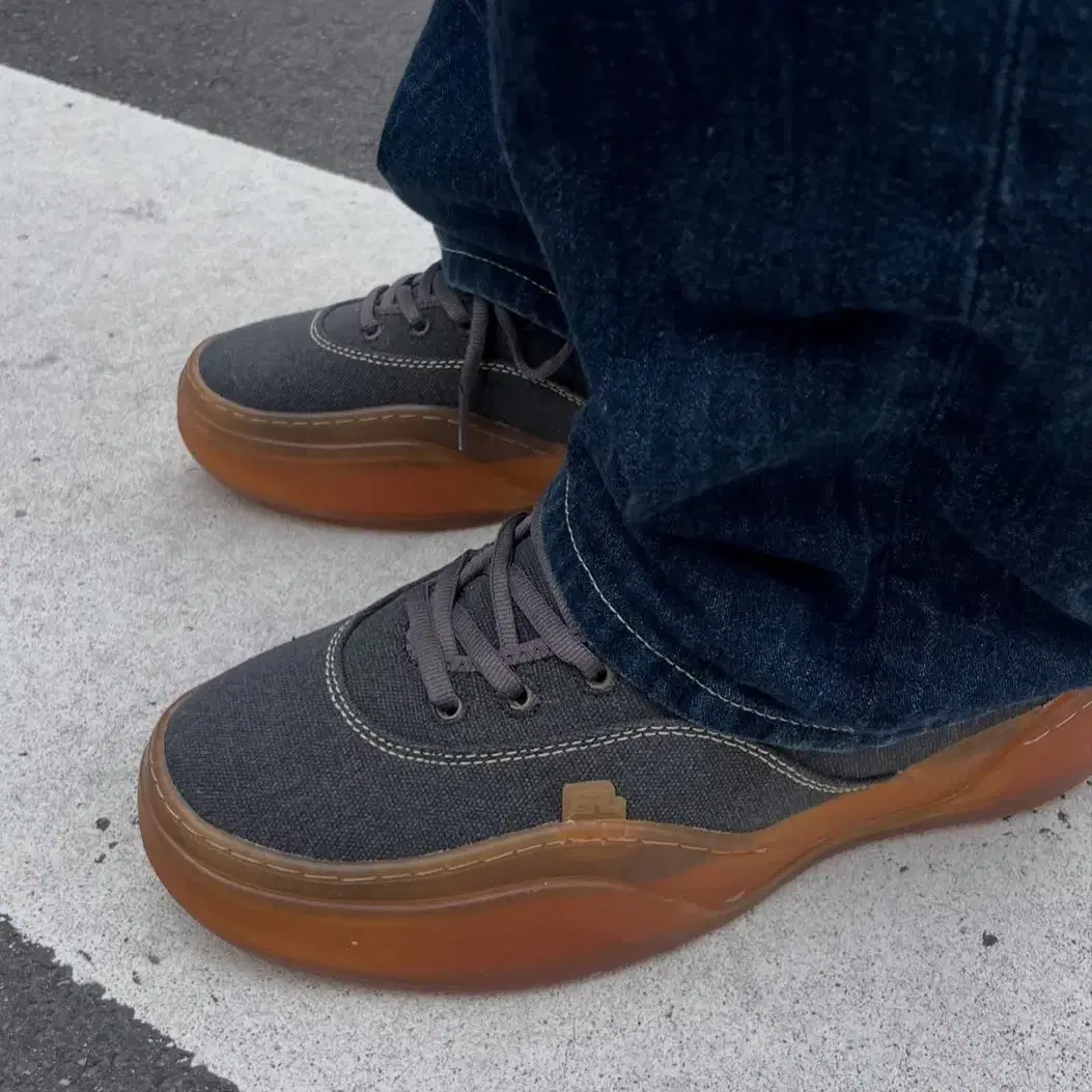 ERL Camino Low Skate Sneakers Black #ERL,#카미노스니커즈,#스케이트