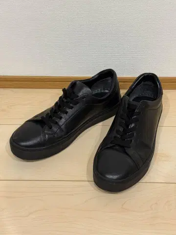 블랙 가죽 스니커즈 노브랜드