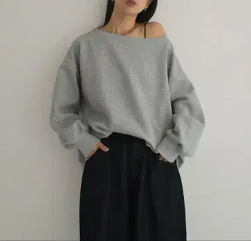 오프숄더 빅 풀오버 화이트 그레이