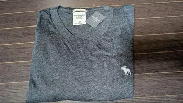 Abercrombie & Fitch 그레이 V넥 티셔츠 M