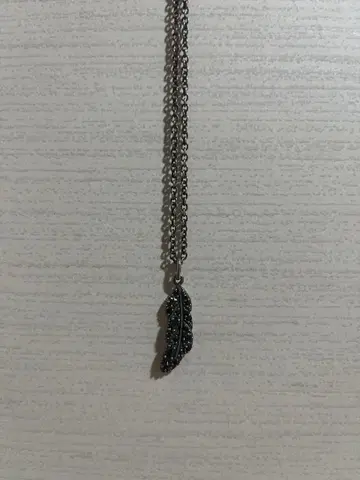 실버 깃털 모티브 목걸이