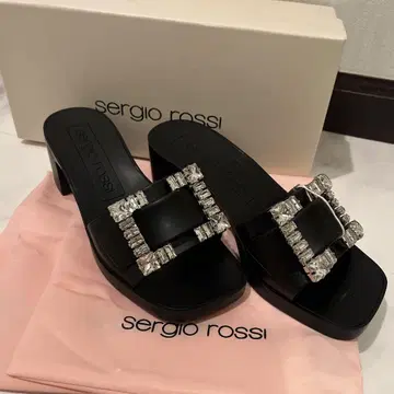 새상품 세르지오로시 비쥬 장식 블랙 샌들 35 뮬