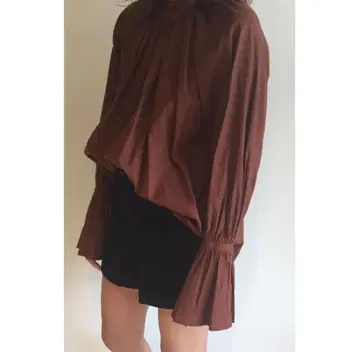 6(ROKU) BACK VOLUME SHIRT 볼륨 슬리브 블라우스