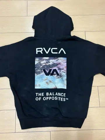 RVCA 백 프린트 블랙 후드티