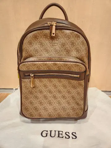 GUESS 브라운 로고 패턴 백팩