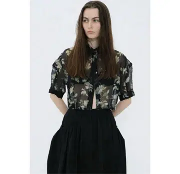CLANE 꽃무늬 SHEER FLOWER SHORTSLEEVESHIRTS