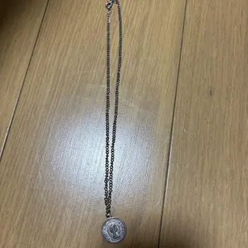 엘리자베스 2세 코인 목걸이