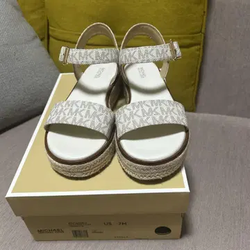 마이클코어스 웨지 샌들 24cm