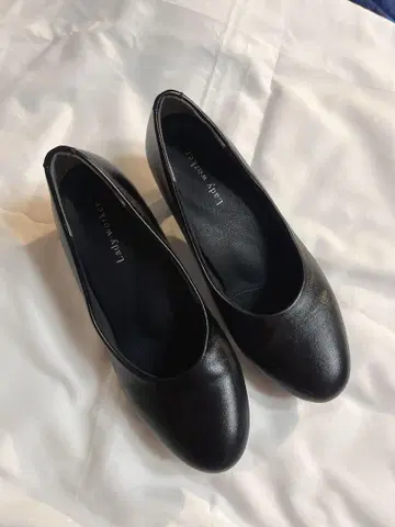 여성 근로자 23.0 EEE