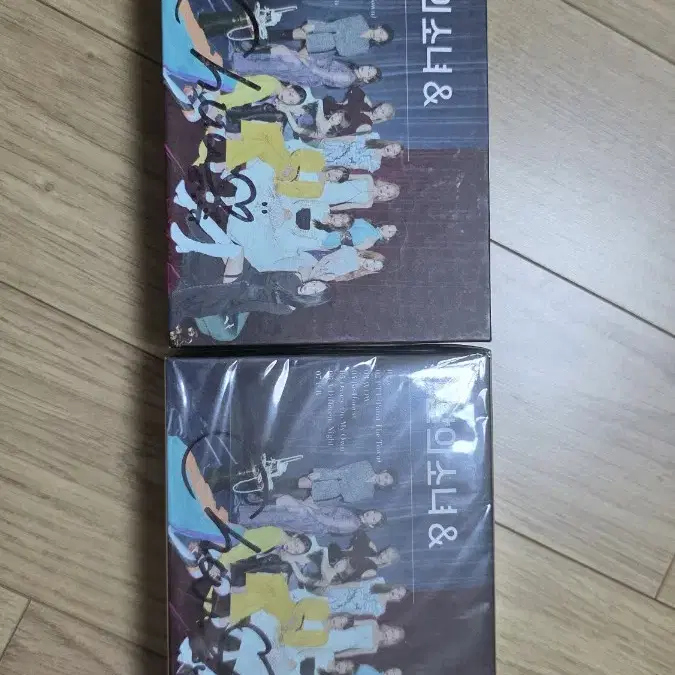 Buy LOONA Signed albums, Rare photocards on Bunjang!