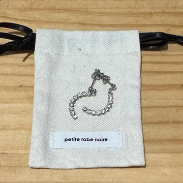 petite robe noire 쁘띠 로브 누아르 귀걸이