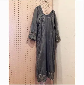 벨로아 자수 원피스 구제 의류