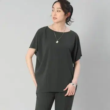 UNTITLED 릴랙스 실루엣 블라우스 차콜 그레이 와이드 반팔