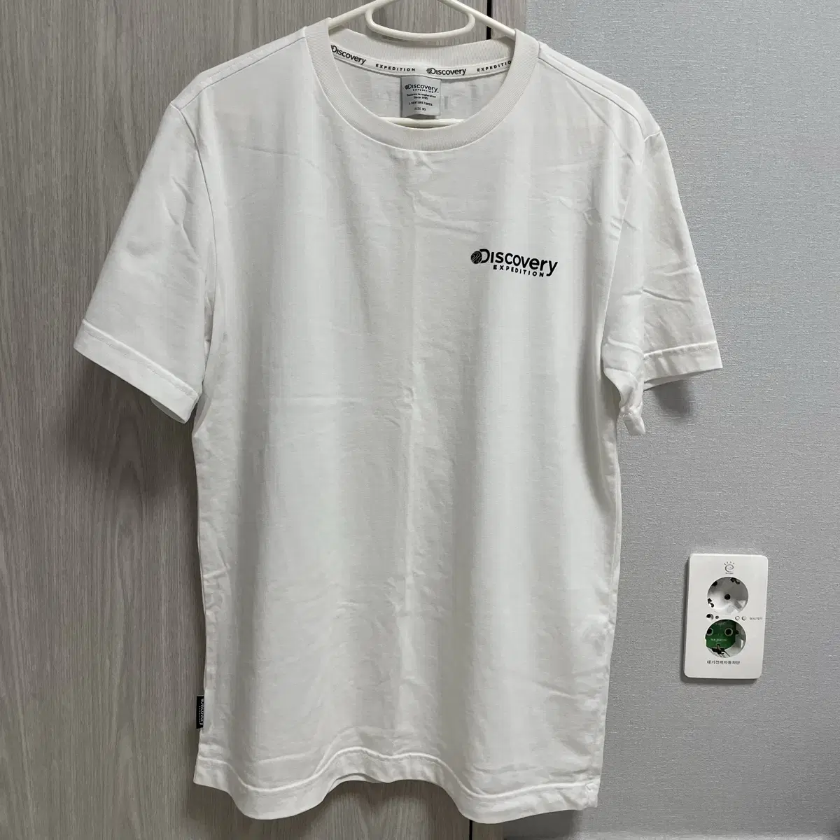 Discovery Expedition Small Logo Short Sleeve T-Shirt 95
