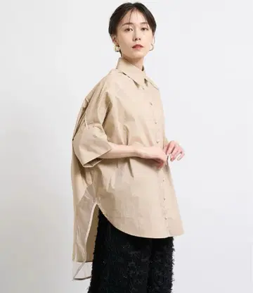 GALENA 베이지 펄 버튼 튤 빅 셔츠 미사용 새상품
