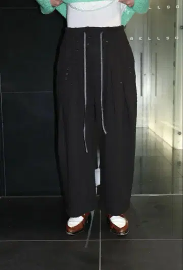코즈카 신야 홈 배기 모스 블랙