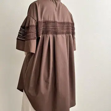 레이스 절개 튜닉 셔츠 브라운 M