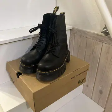 닥터마틴 AUDRICK 10I BOOT 10홀 블랙