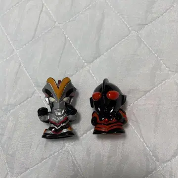 울트라맨 피규어 2개 세트 반지 인형