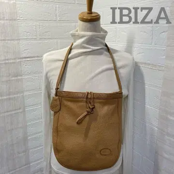 새상품급 IBIZA 주름 가죽 황토색 숄더백 심플한 작은 사이즈