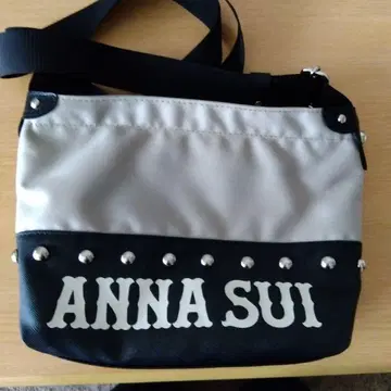 ANNA SUI 스터드 장식 사코슈 백