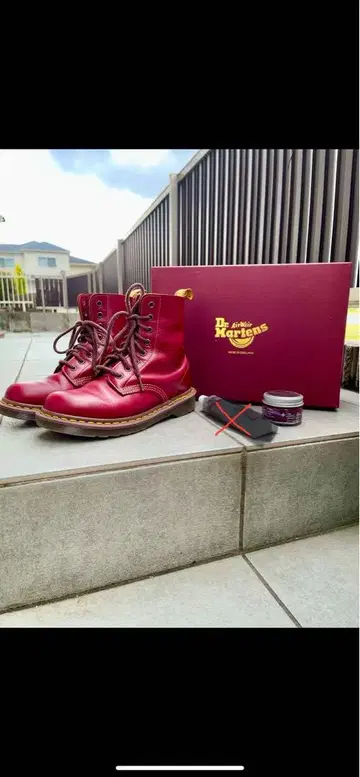 Dr. Martens 1460 버건디 워크 부츠