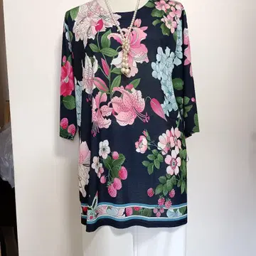 미사용 새상품 레오나르풍 XL~2L까지 OK 꽃무늬 네이비 소매 튜닉
