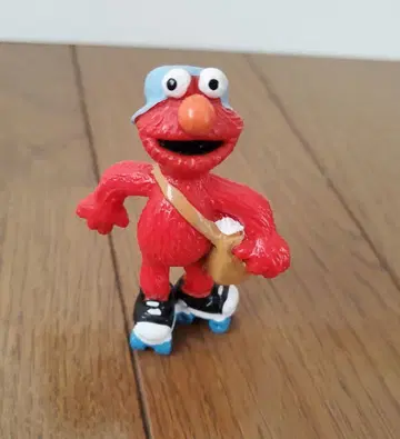 엘모 롤러 블레이드 피규어 SESAME STREET