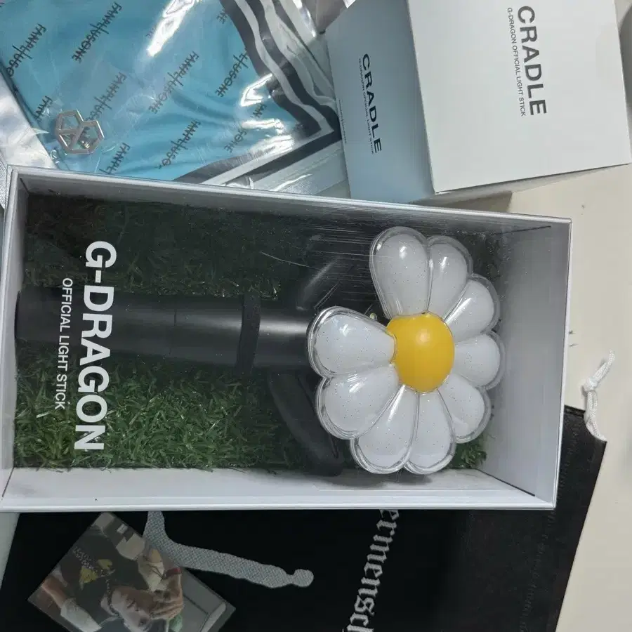 G-DRAGON | 지드래곤 GD G-dragon lightstick Daisy Bong