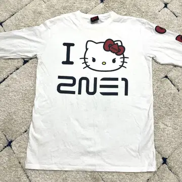 2NE1 헬로키티 콜라보 긴팔 상의