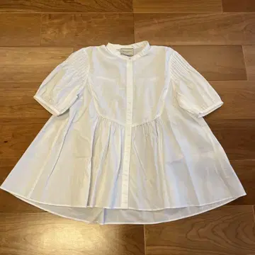 UNITED ARROWS 핀턱 숏 슬리브 블라우스 화이트