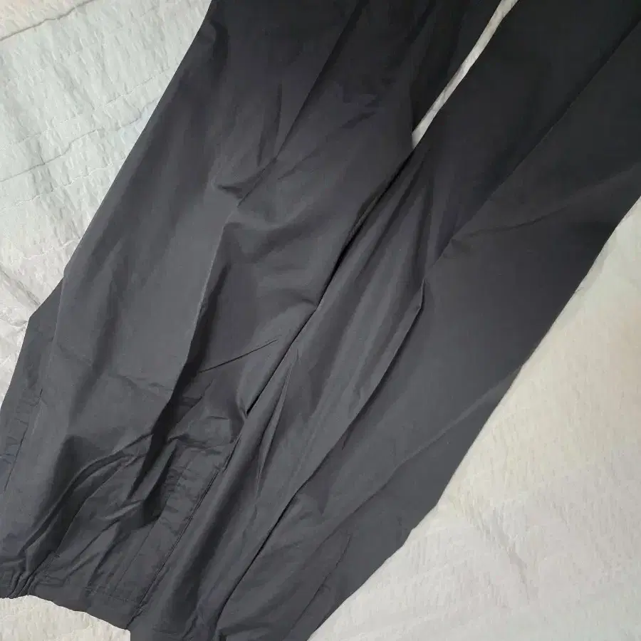 46 르메르 플리츠 드로스트링 팬츠 카본