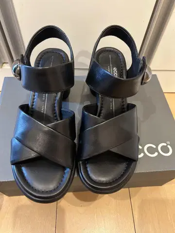 ECCO Sculpted Lx 55 가죽 힐 샌들