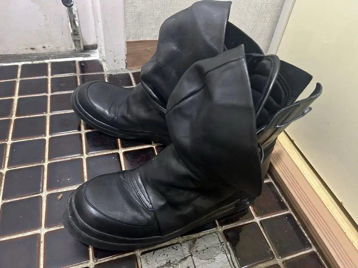 Cinzia Araia boots