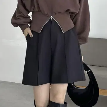 CAPRICIEUX LE'MAGE 핀턱 숏 팬츠 블랙 검정